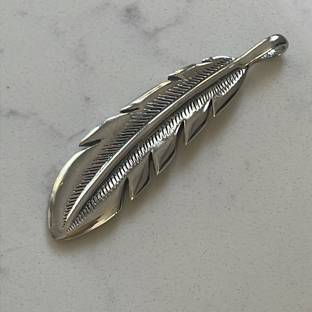 Ralph Lauren, Silver Feather Pendant - Picture 9 of 12